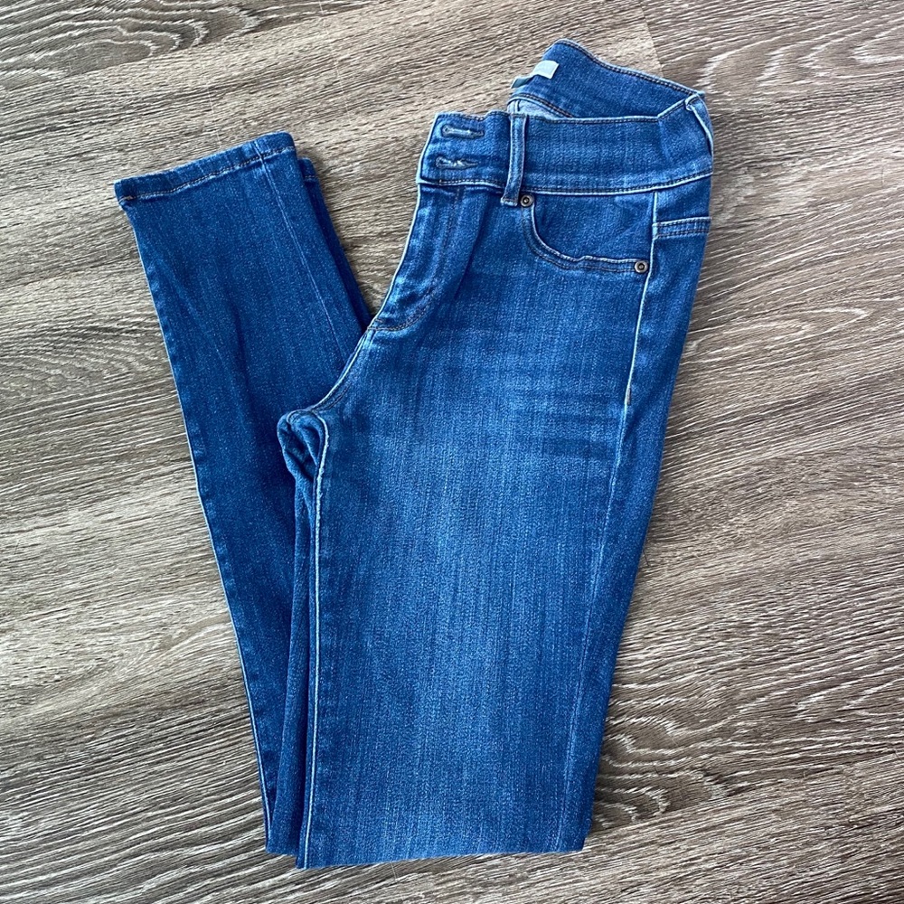 New York & Company Skinny Blue Jeans